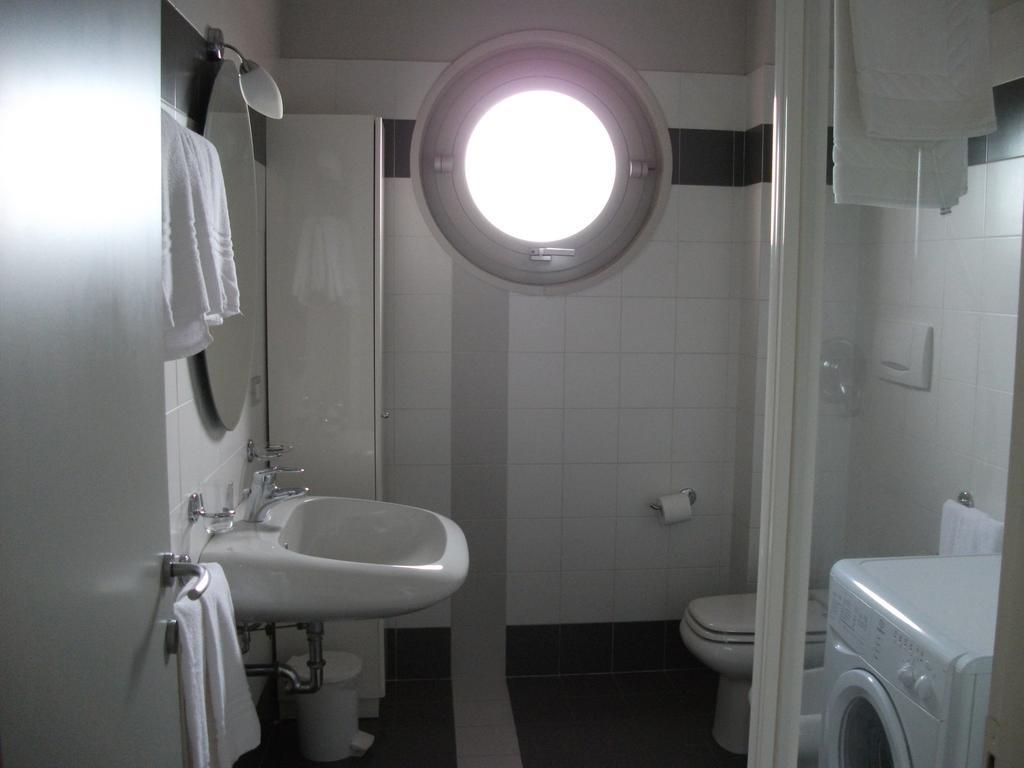 Superior Apartment,215267186:JPEG